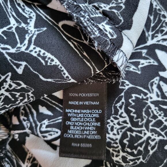 Express Black & White Floral Chiffon Ruffle Flounce Open Back Camisole Blouse - Picture 16 of 16